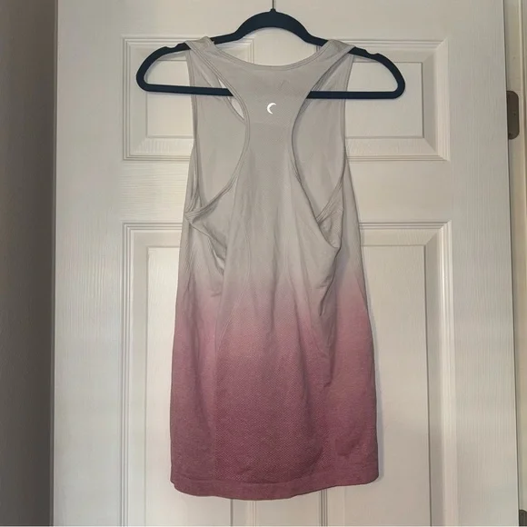 ZYIA Poppy Ombré Seamless Tank Top - Picture 3 of 3